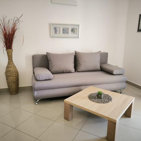 Hektorovic Poolside Apartments Bol Exterior foto